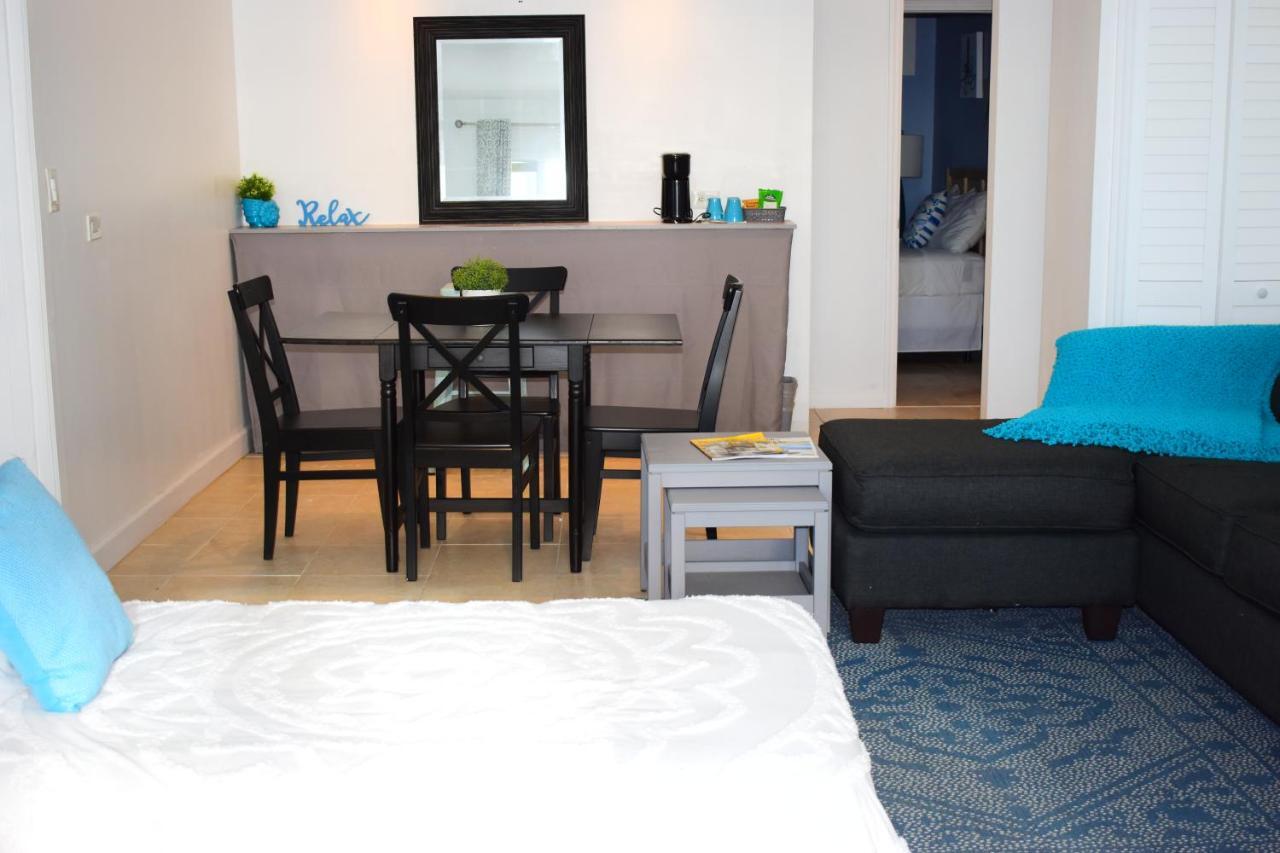 The Sands Hotel Cockburn Town Bagian luar foto