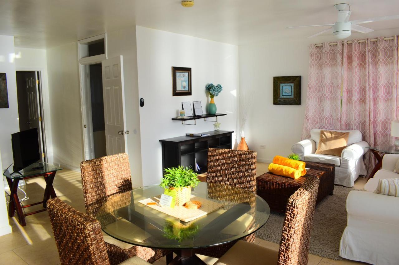 The Sands Hotel Cockburn Town Bagian luar foto